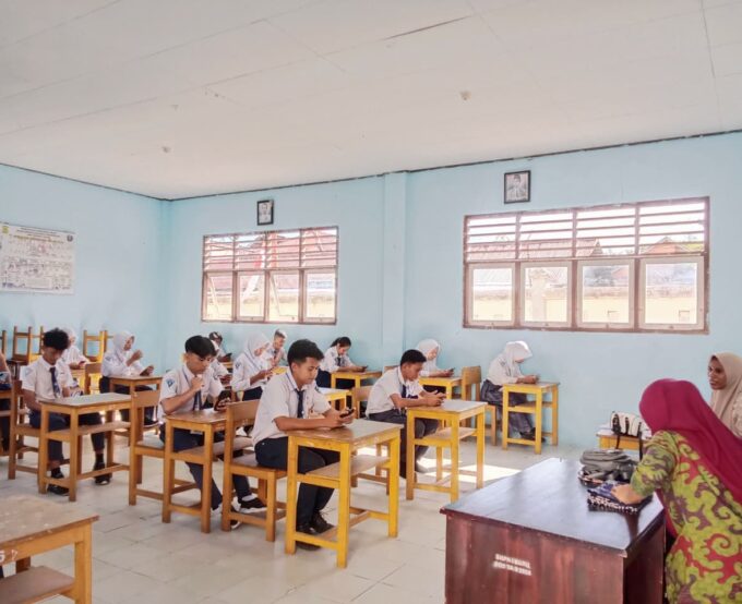 Penutupan Ujian Sekolah SMP Negeri 1 Buru Tahun Pelajaran 2025/2026 Berjalan Tertib dan Penuh Kenangan