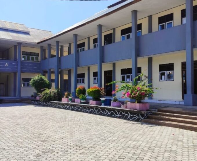 LAYANAN BIMBINGAN DAN KONSELING DI SMPN 1 BURU