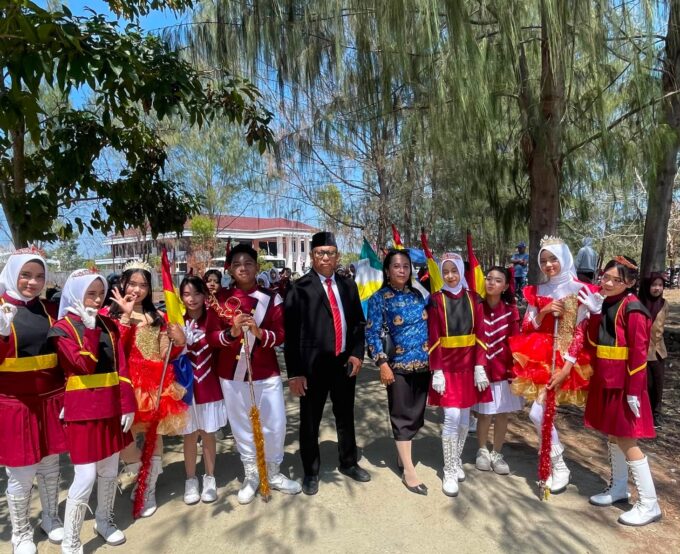 Marching Band SMP Negeri 1 Buru Kembali Meriahkan HUT RI ke-81 di Namlea